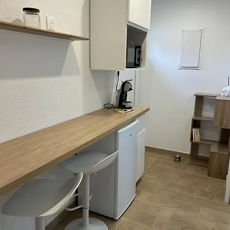 Avec Salle De Bain Et Coin Kitchenette Fontains