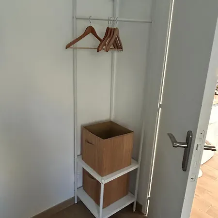 Avec Salle De Bain Et Coin Kitchenette Pensión